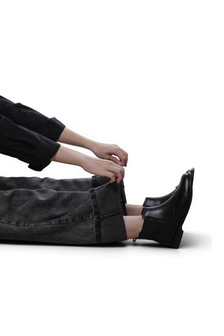 Bota Chelsea Camille em couro preto