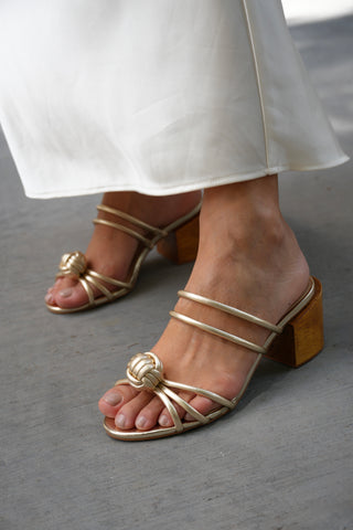 Tamanco Aura Dourado PRÉ-VENDA